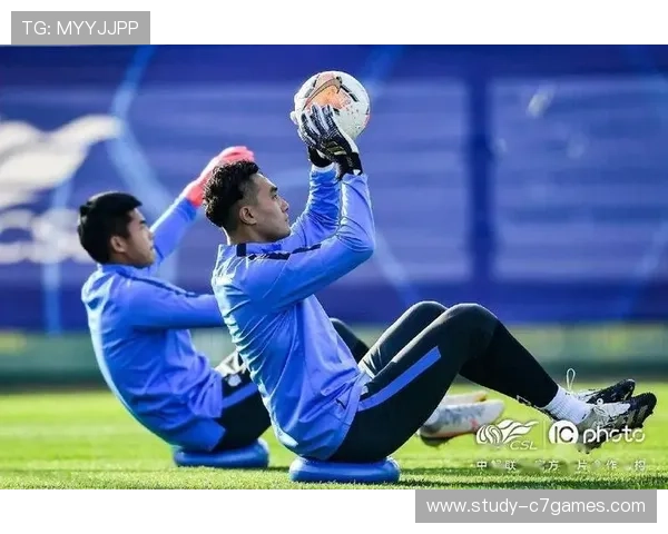 全球足球大赛临近各国主力球员伤情更新与备战情况一览